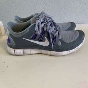 Women’s Nike free runs 5.0